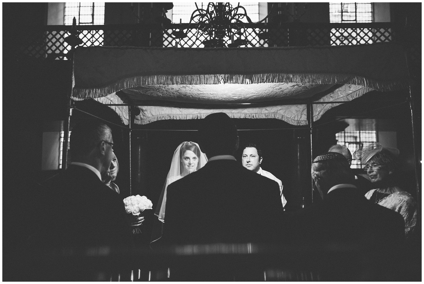 DEBORAH + DAVID’S JEWISH WEDDING AT BEVIS MARKS SYNAGOGUE IN LONDON