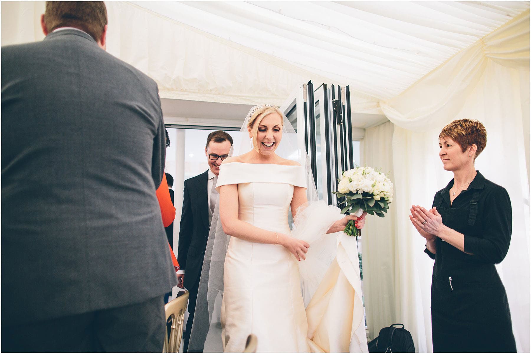 Capesthorne_Hall_Wedding_Photography_0111