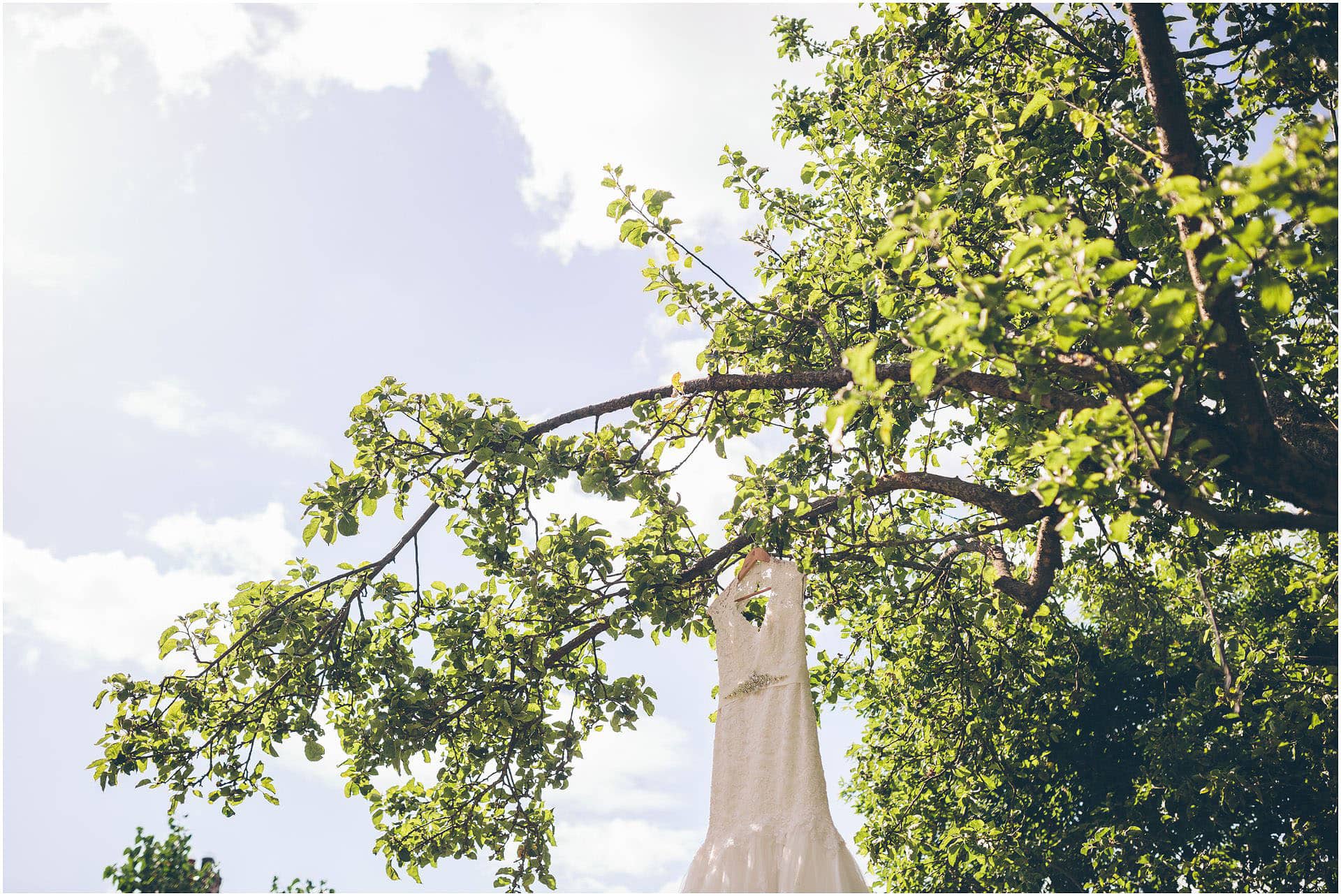 Cock_O'Barton_Wedding_Photography_0001