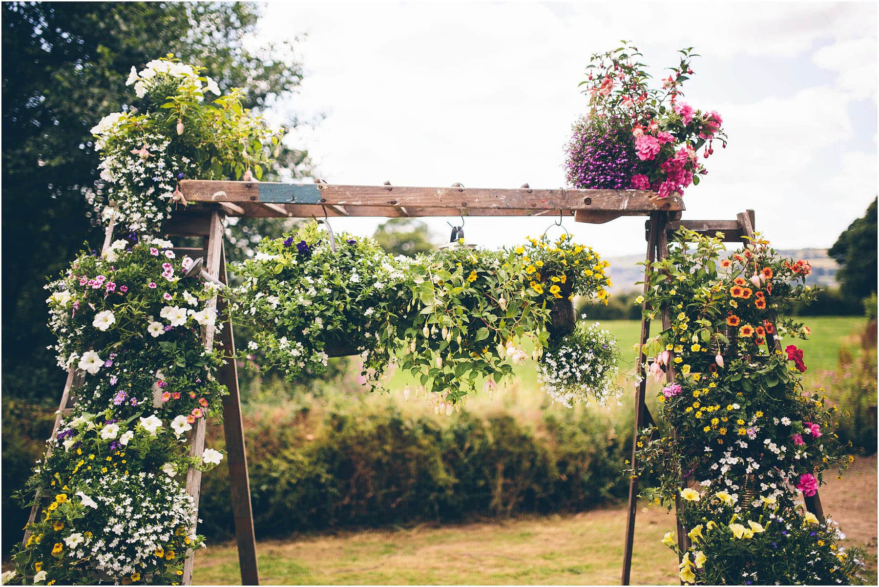 Clawdd_Offa_Farm_Wedding_Photography_0025