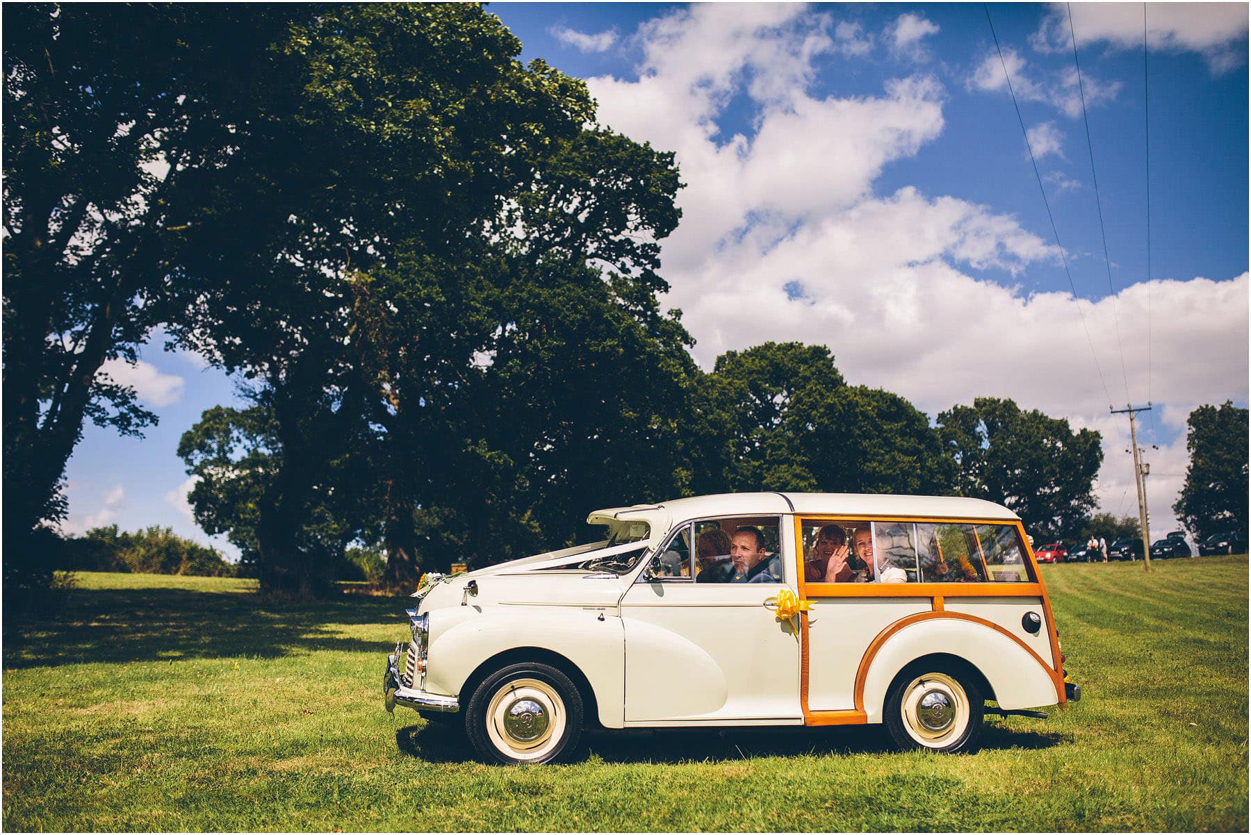 Clawdd_Offa_Farm_Wedding_Photography_0032