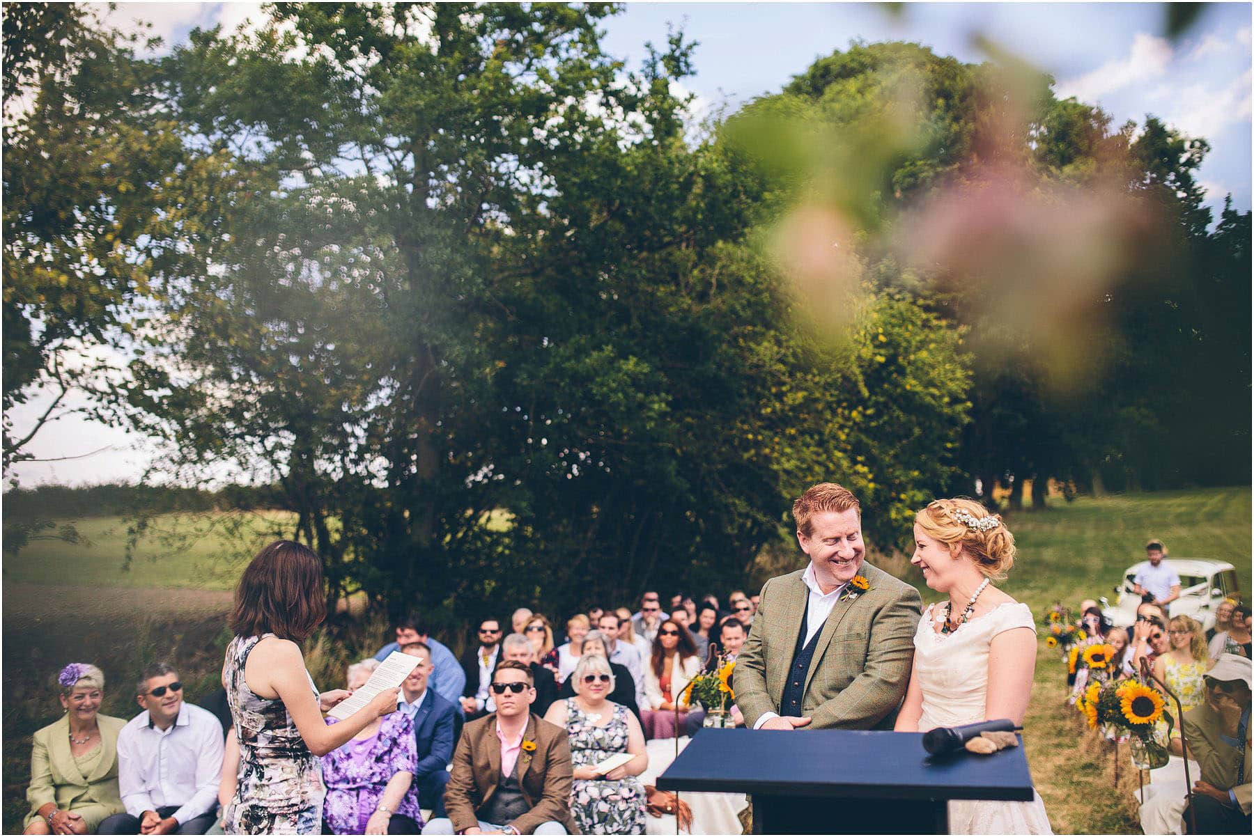 Clawdd_Offa_Farm_Wedding_Photography_0035