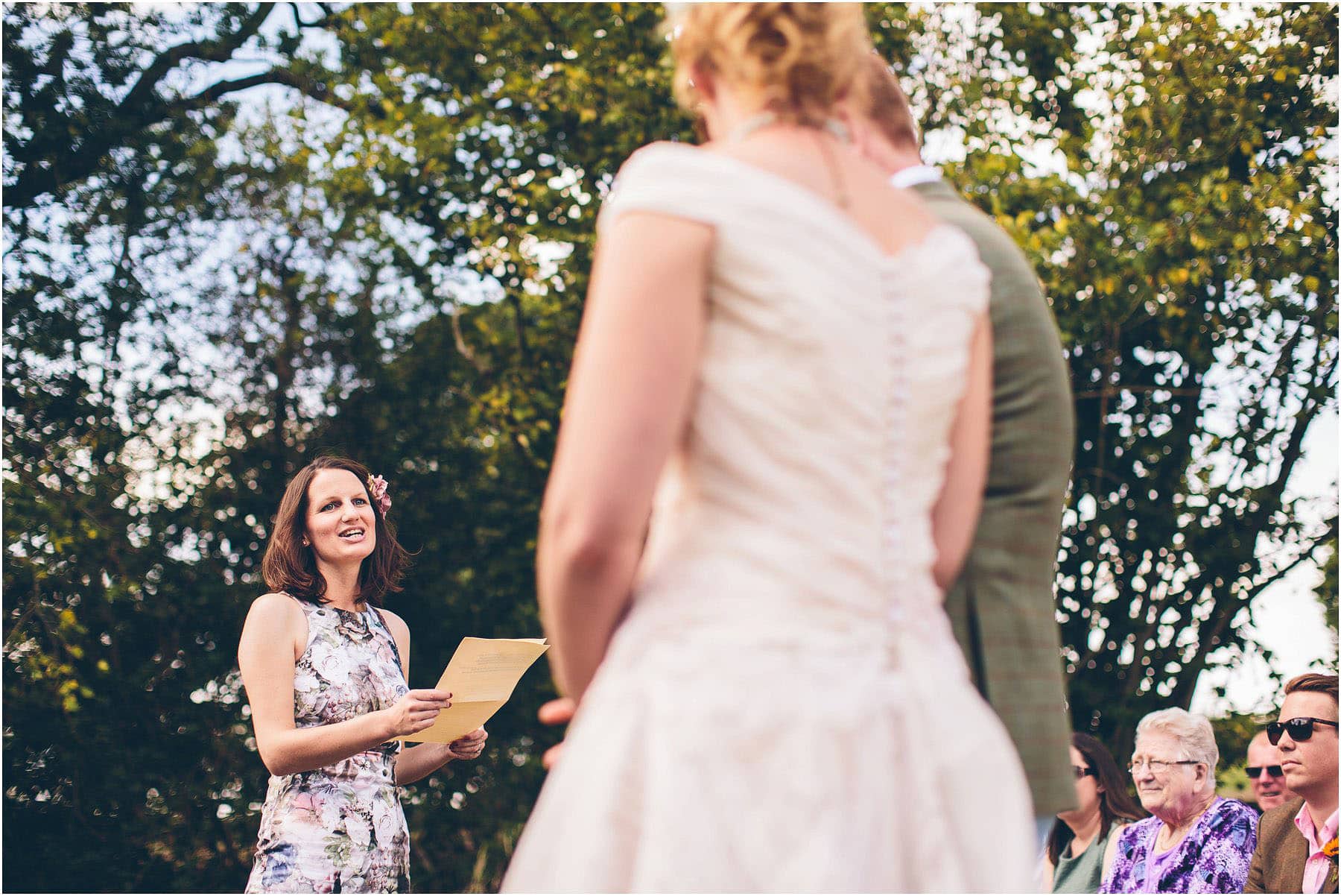 Clawdd_Offa_Farm_Wedding_Photography_0037