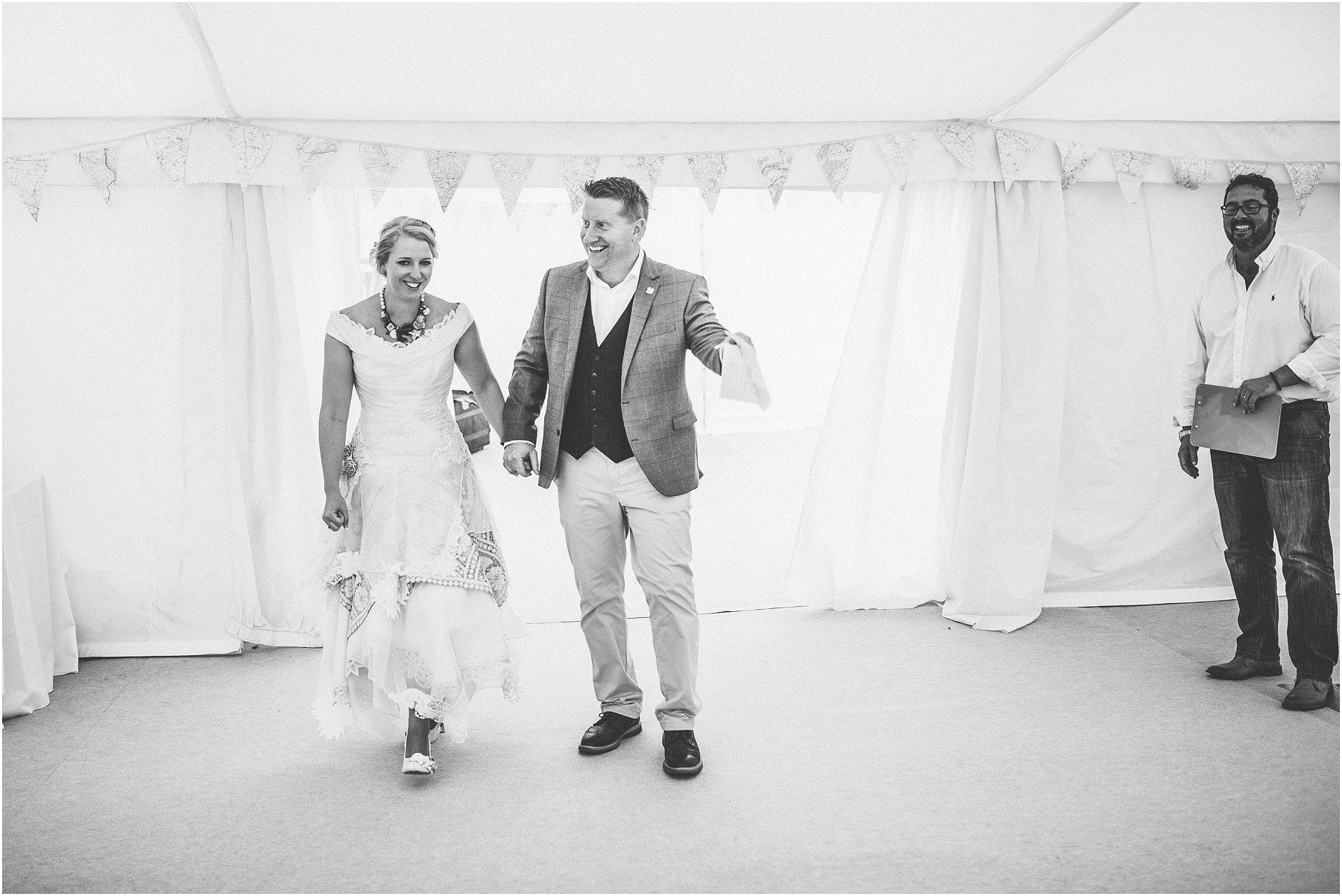 Clawdd_Offa_Farm_Wedding_Photography_0089